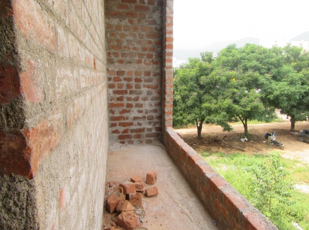 8) Li Id : 111 - Balcony.JPG